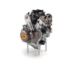 V 4 engine